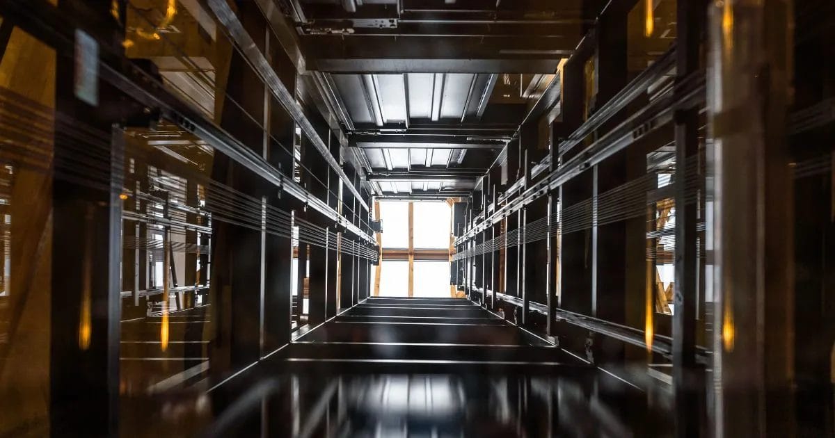 Suspension components in a lift